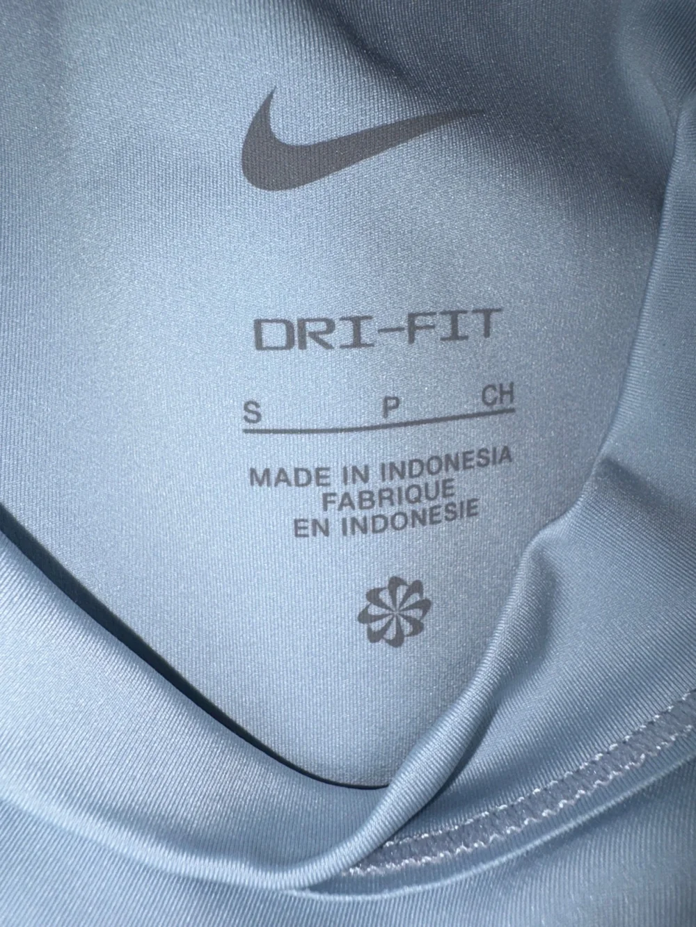 NWOT Nike Trail Dri-Fit cropped running top women's S